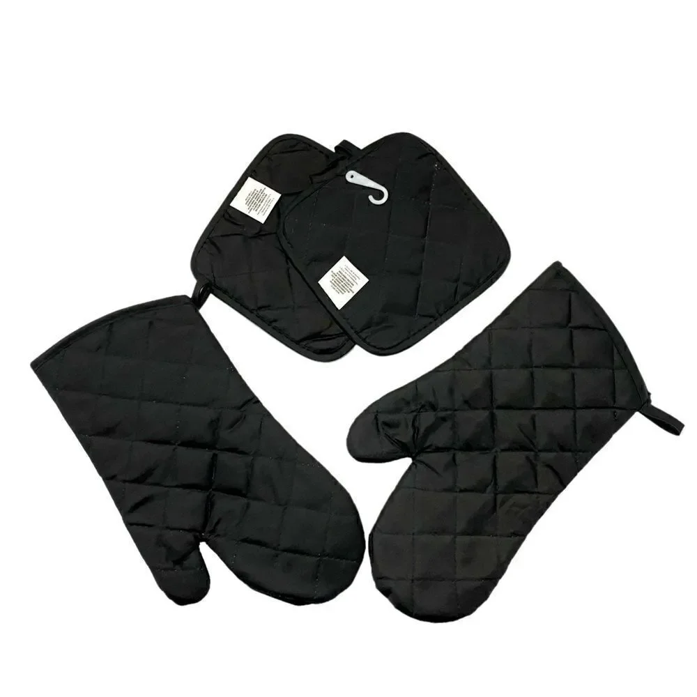NWT Halloween 4 Piece Pot Holder/ Oven Mitt Set Ghost & Bats